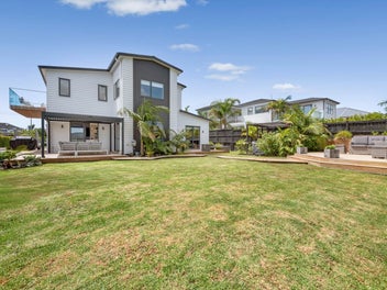 55 Eighth View Avenue, Beachlands, Auckland