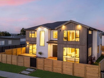 880 East Coast Road, Northcross, Auckland