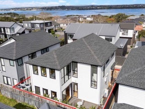 5A Fernwood Place, Wai o Taiki Bay, Auckland