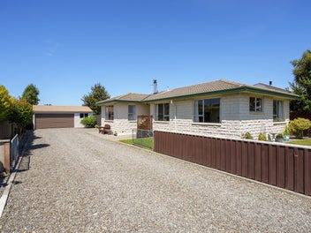76 Main North Road, Woodend, Woodend
