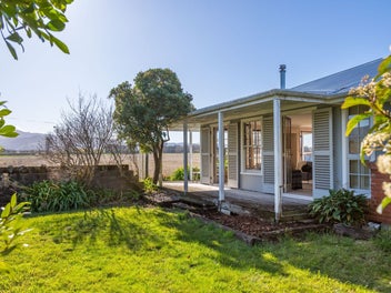 1517 State Highway 2, Tauwharenīkau, Tauherenikau