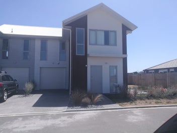 2/25 Hapori Avenue, Baverstock, Hamilton