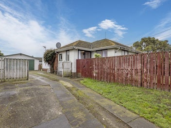 85 Owles Terrace, New Brighton, Christchurch