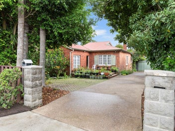293 Massey Road, Mangere East, Auckland