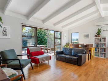 1/40 Pokapu Street, Titirangi, Auckland