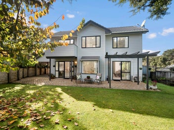1/3 Antrim Grove, Bayview, Auckland