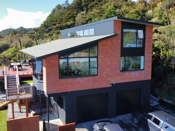 13 Stanton Crescent, Karoro, Greymouth