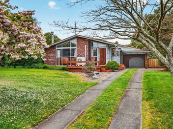 84 Hinemoa Avenue, Taupo