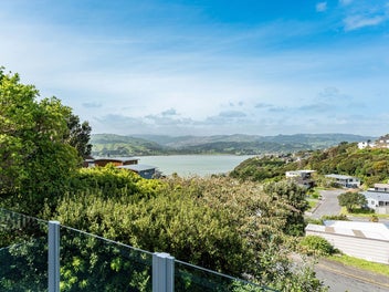 11 The Anchorage, Whitby, Porirua