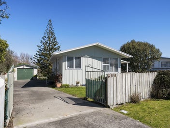 356 Pukehina Parade, Te Puke