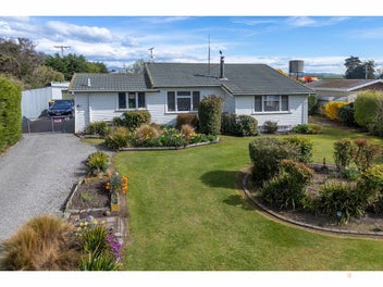 14 Waimate Highway, St Andrews