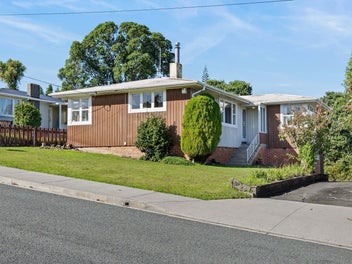 30 Sylvan Crescent, Te Atatu South, Auckland