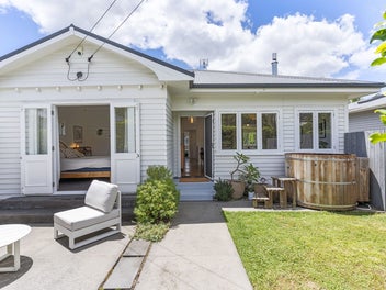 25 Premier Avenue, Point Chevalier, Auckland