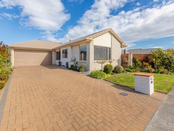 14 Blythfield Place, Taradale, Napier