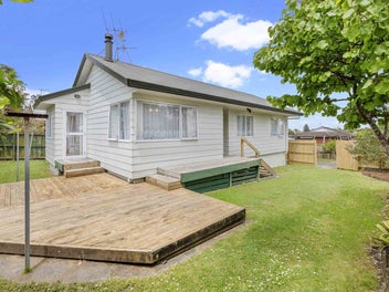 1/6 De Quincey Terrace, Highland Park, Auckland