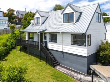 2/8 Sunward Rise, Glenfield, Auckland