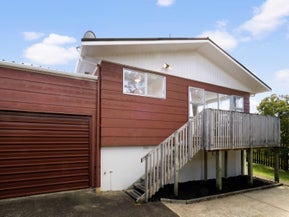 2/10 Kemp Road, Massey, Auckland