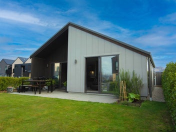 1 Merivale Avenue, Wanaka