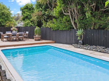 25 Stapleford Crescent, Browns Bay, Auckland
