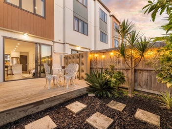 6/3 Abbotleigh Avenue, Te Atatu Peninsula, Auckland