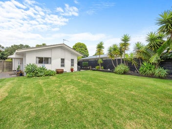 2/52 Merton Road, St Johns, Auckland