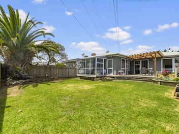 42 Tiraumea Drive, Pakuranga, Auckland