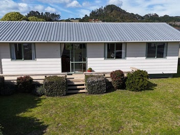 11 Hawk Hill Crescent, Cooks Beach, Whitianga