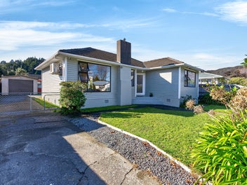 18 Richard Grove, Stokes Valley, Lower Hutt