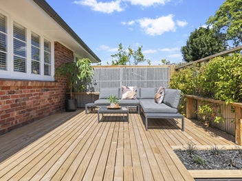 99 Wallace Road, Mangere Bridge, Auckland