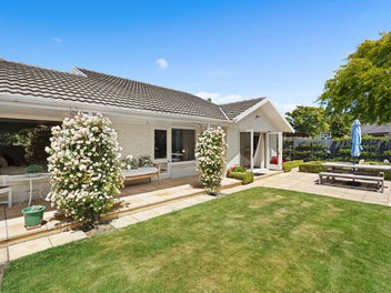 2/14B Penhelig Place, Burnside, Christchurch