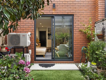 10/10 Yeovil Road, Te Atatu Peninsula, Auckland