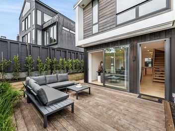 4/4 Glen Atkinson Street, St Heliers, Auckland