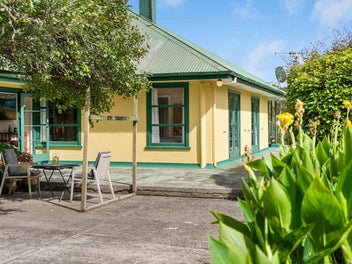 332 Kuku East Road, Kuku