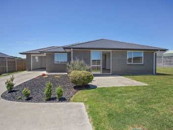 8 Okoreka RD, Glenbrook, Glenbrook