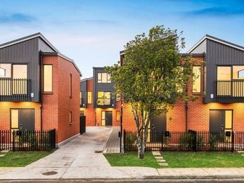 7/45 Smythe Road, Henderson, Auckland