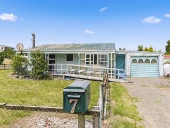 7 Takitimu Street, Waitarere Beach, Levin
