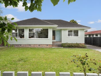 24 Tamariki Avenue, Kelston, Auckland