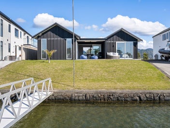 150 Waterways Parade, Pauanui