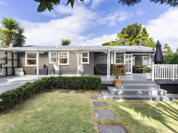 52 Tahi Terrace, Glen Eden, Auckland