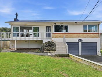 4 Meadow Crescent, Te Atatu South, Auckland
