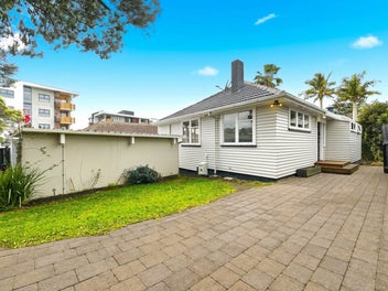 9 Potter Avenue, Northcote, Auckland