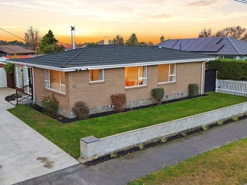 274 Lake Terrace Road, Shirley, Christchurch