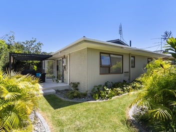 2/16 Imogene Way, Half Moon Bay, Auckland