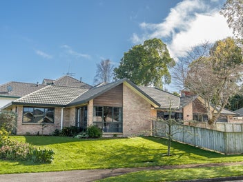 1 Hereford Place, Grandview Heights, Hamilton