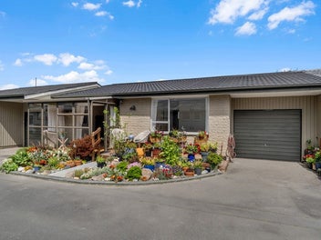 2/17 Edgeware Road, St Albans, Christchurch