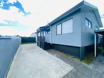 1/10 Solveig Place, Randwick Park, Auckland