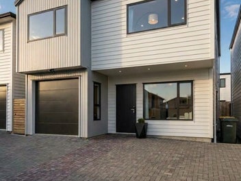 51A Andrew Road, Howick, Auckland