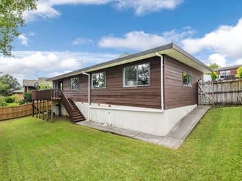 2/18 Altair Place, Windsor Park, Auckland