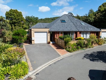 10 Futuna Close, Karori, Wellington