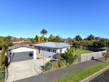 24 Bretton Terrace, Hillcrest, Hamilton
